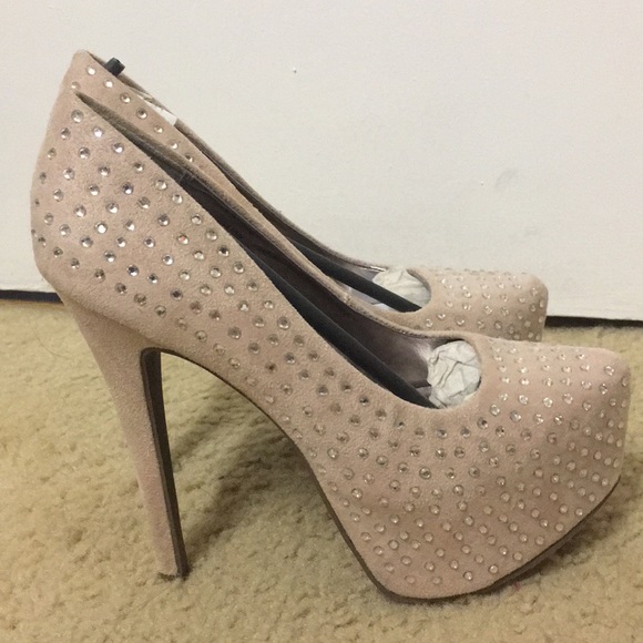 Nude high heels with diamond studs - Picture 2 of 5